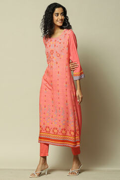 Pink LIVA Straight Printed Kurta image number 2