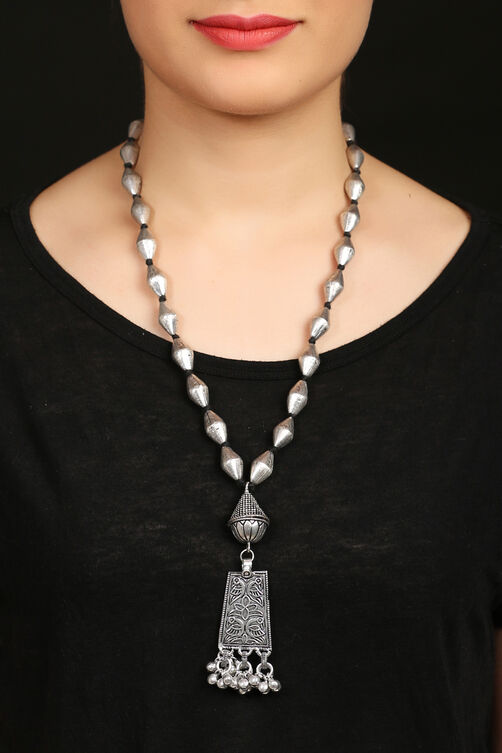 Silver Necklace image number 0