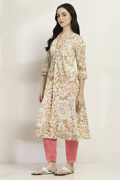 Yellow Cotton Kalidar Kurta image number 2