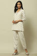 Off-White Geometric Printed Straight Indie Top image number 0