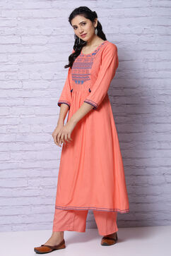 Peach Viscose Rayon Kurta image number 4