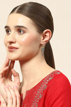 Oxidised Green Brass Earrings image number 1