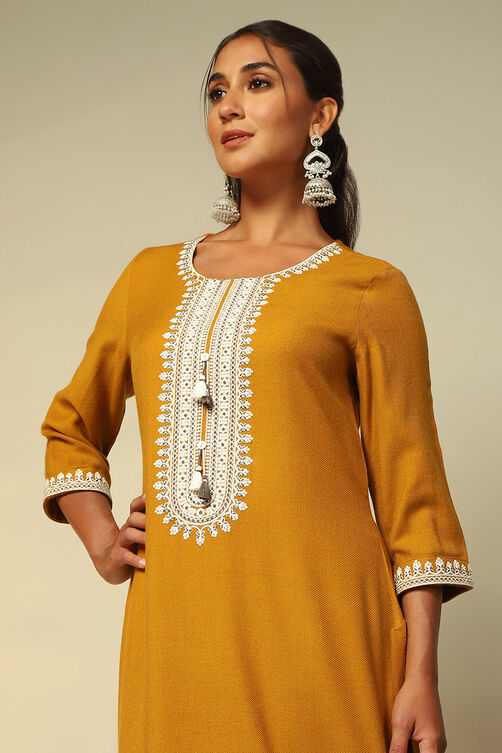 Mustard Polyester Straight Kurta image number 1