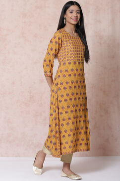 Mustard Viscose Rayon Asymmetric Kurta image number 3