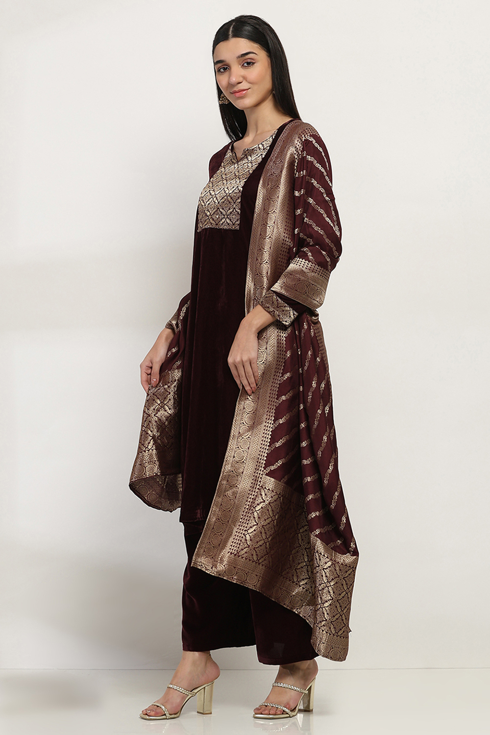 Wine Poly Velvet Straight Solid Kurta Palazzo Suit Set image number 3