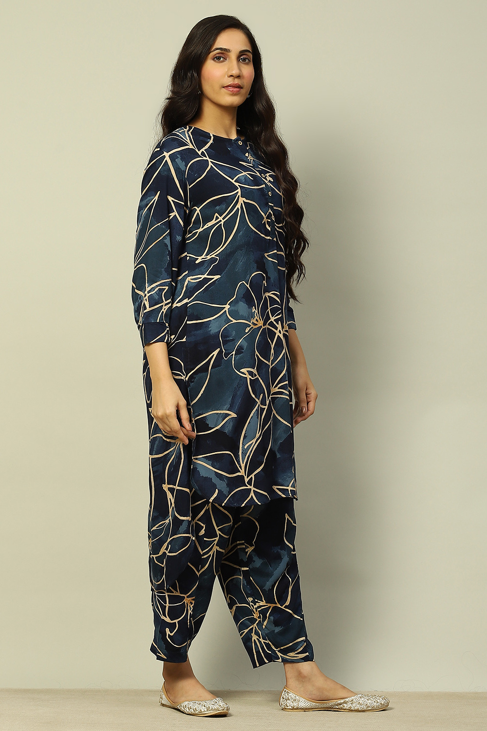 Aqua Blue Floral Printed Straight Co-ord Set image number 5